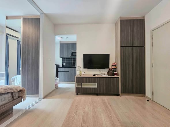 bedroom and room interior of UNiO Sukhumvit 72