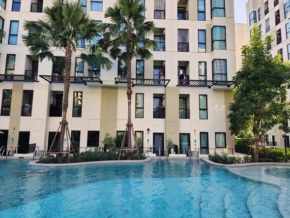 pool of UNiO Sukhumvit 72