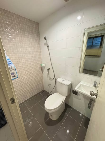 bathroom of Unio Town Srinakarin-Bangna