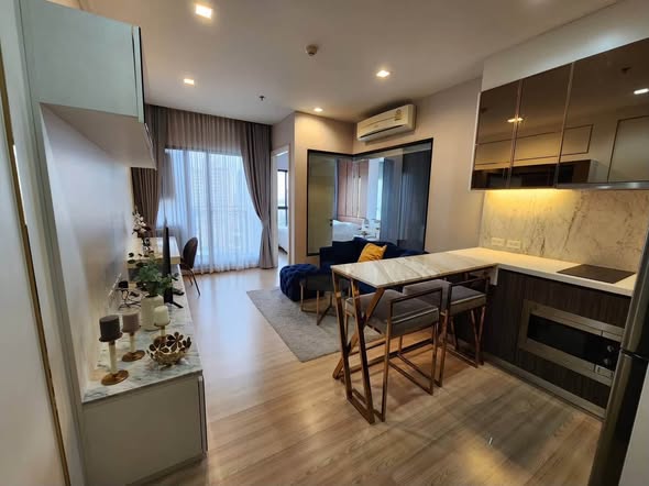 living room and kitchen of Urbano Absolute Sathon-Taksin
