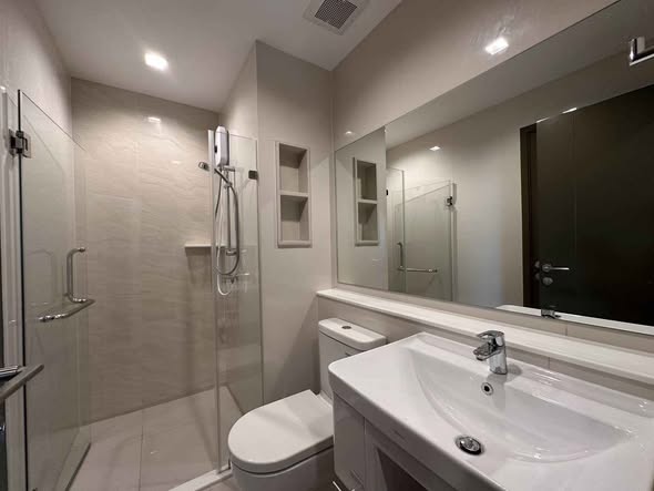 bathroom of V Condo Salaya