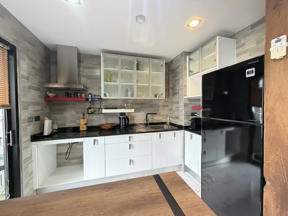 kitchen of VANA Residences Sukhumvit 26