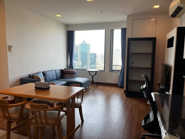 Vantage Condominium