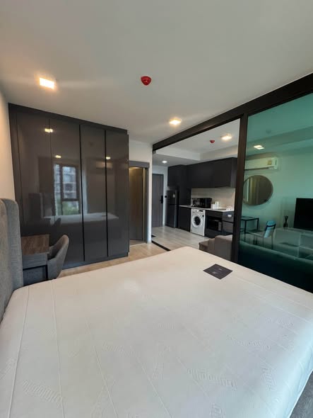 bedroom and room interior of Venio Sukhumvit 10