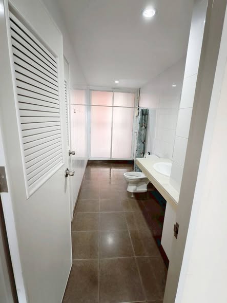 room interior and bathroom of vertico townhome