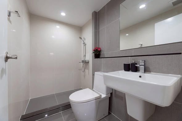 bathroom of Very Sukhumvit 72 เวรี่ สุขุมวิท 72