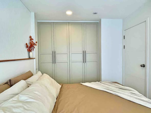 bedroom and room interior of Vio condo (แคราย)