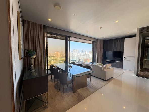 bedroom and living room of VITTORIO Sukhumvit 39 วิตโตริโอ สุขุมวิท 39