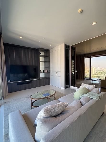 living room and room interior of VITTORIO Sukhumvit 39 วิตโตริโอ สุขุมวิท 39
