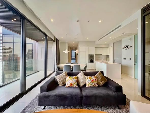 living room and room interior of VITTORIO Sukhumvit 39 วิตโตริโอ สุขุมวิท 39