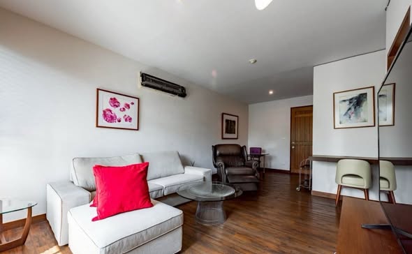 living room of Von Napa Sukhumvit 38