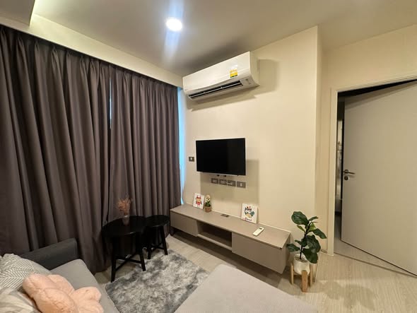 living room and bedroom of VTARA36 Condominium
