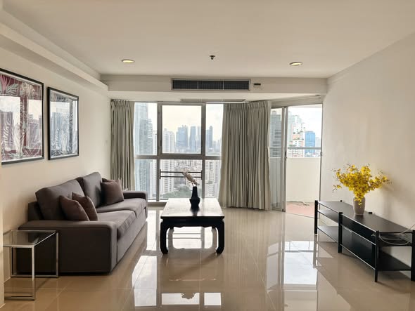 bedroom and living room of Waterford Diamond Tower