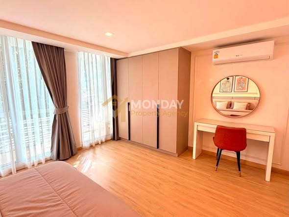 bedroom of Waterford Sukhumvit 50