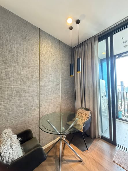 living room of Whizdom Essence Sukhumvit วิสซ์ดอม เอสเซ้นส์ สุขุมวิท
