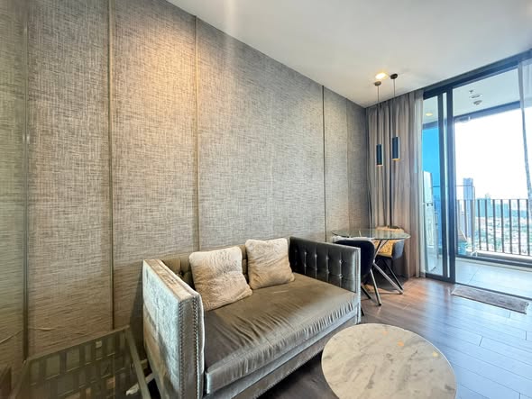 living room of Whizdom Essence Sukhumvit วิสซ์ดอม เอสเซ้นส์ สุขุมวิท