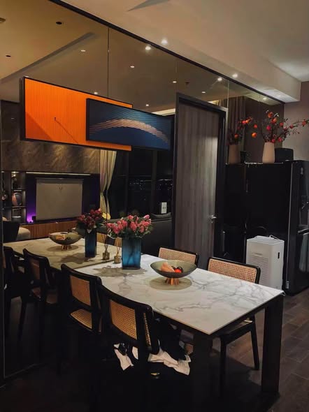 room interior and kitchen of Whizdom Essence Sukhumvit วิสซ์ดอม เอสเซ้นส์ สุขุมวิท