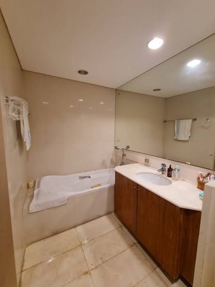 Wilshire Condominium