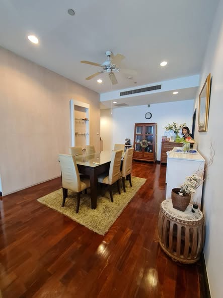 living room of Wilshire Condominium