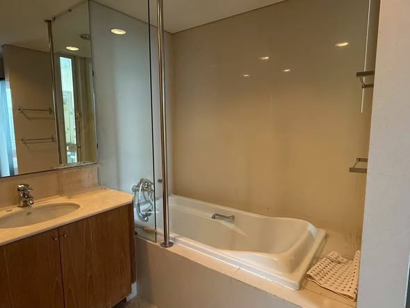 room interior and bathroom of Wilshire Condominium