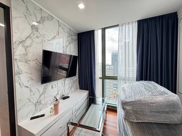 room interior and bathroom of Wish Signature II Midtown Siam
