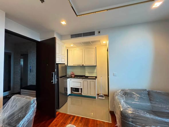 room interior and kitchen of Wish Signature II Midtown Siam
