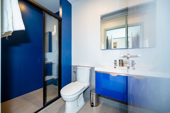 room interior and bathroom of XT Ekkamai