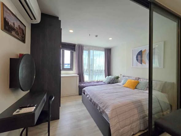 bedroom and room interior of XT HUAIKHWANG