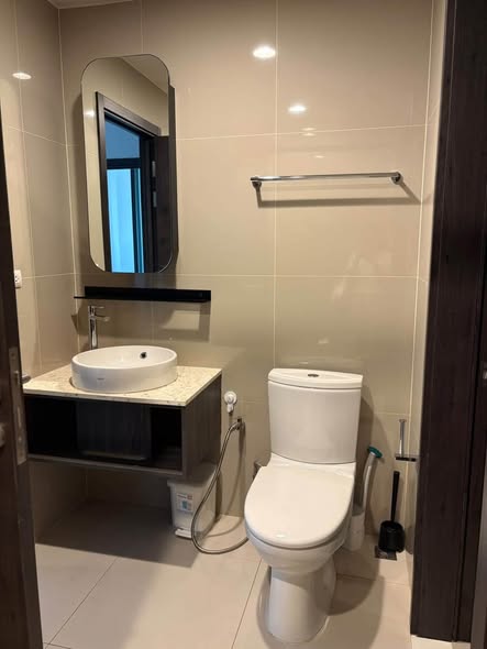room interior and bathroom of XT HUAIKHWANG
