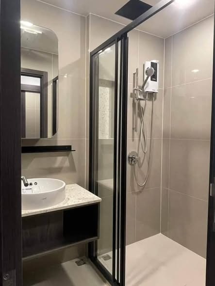 room interior and bathroom of XT HUAIKHWANG