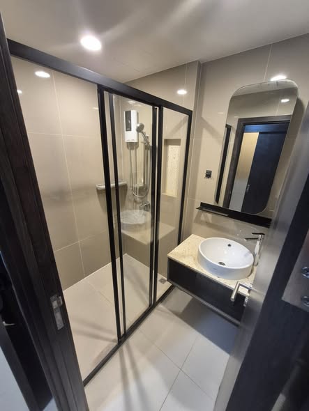 room interior and bathroom of XT HUAIKHWANG
