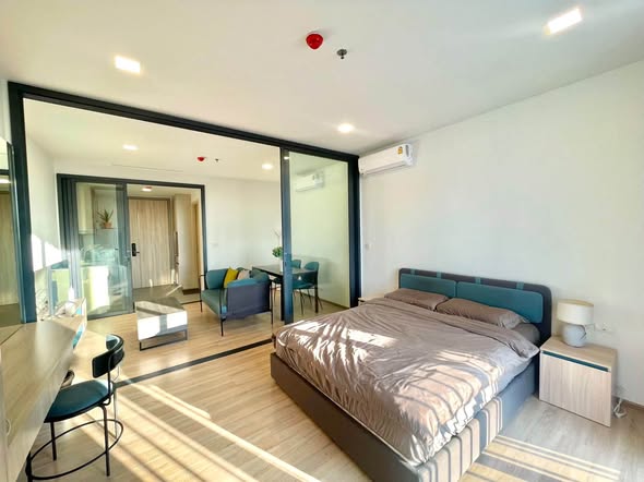 bedroom and room interior of XT Phayathai