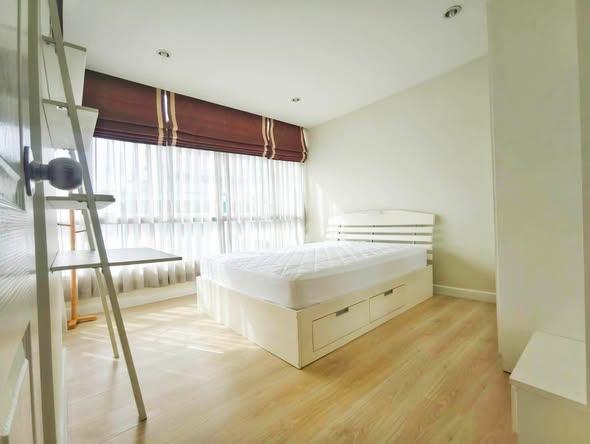 bedroom of Zenith Place Huay Khwang