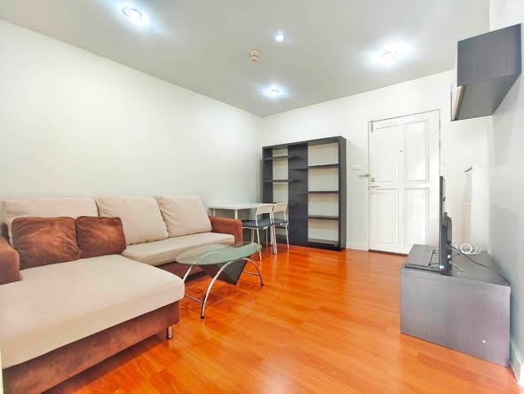 living room of Zenith Place Huay Khwang