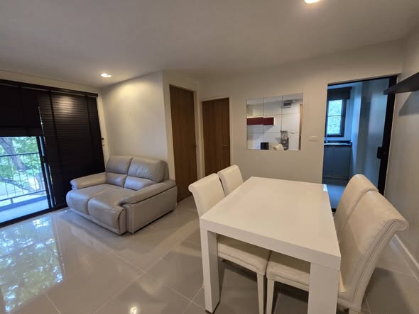 living room and room interior of Zenith Place Sukhumvit 42