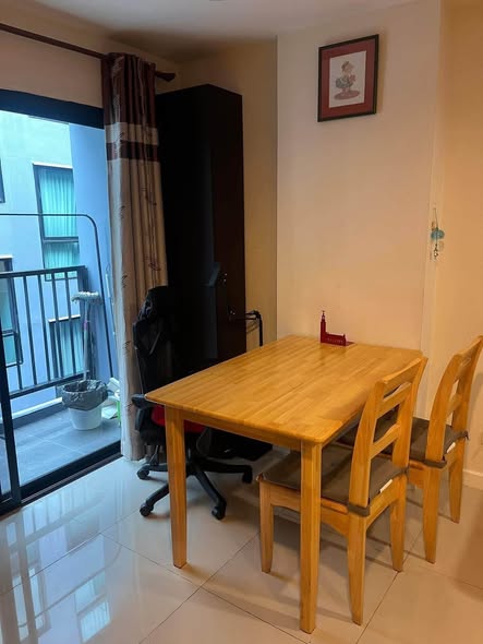 room interior of Zenith Place Sukhumvit 42