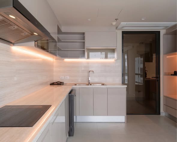 kitchen of Zenithar Penthouse