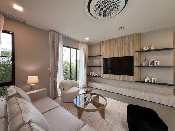 living room of มัณฑนา บางนา กม.15 | MANTANA Bangna km. 15
