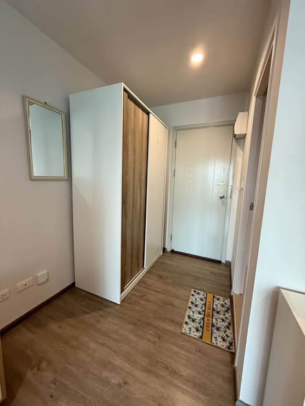 room interior and bathroom of คอนโด รีเจ้นท์โฮม บางซ่อน เฟส 28 (C)