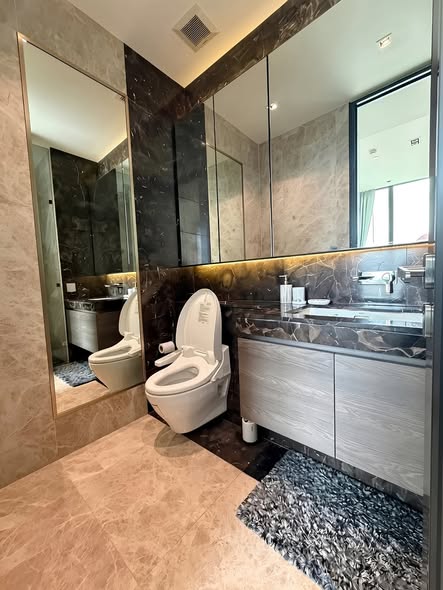 bathroom of 28 Chidlom