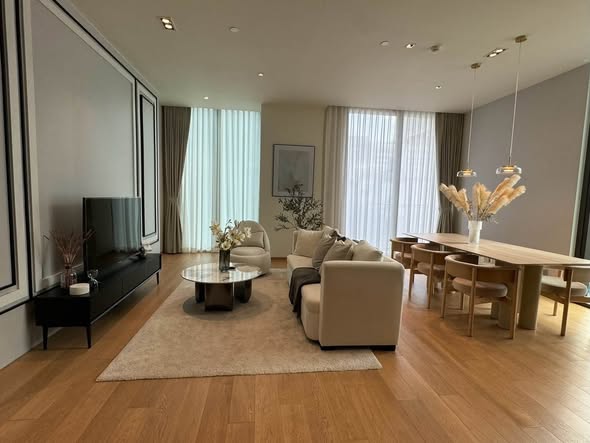 living room of 28 Chidlom