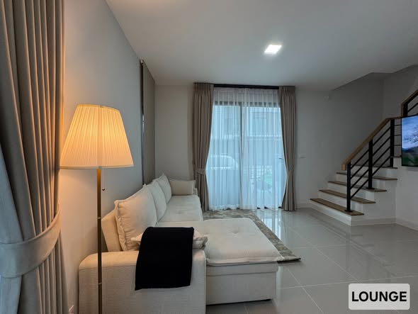 bedroom and living room of พลีโน่ สุขุมวิท-บางนา 3 Pleno Sukhumvit-Bangna 3