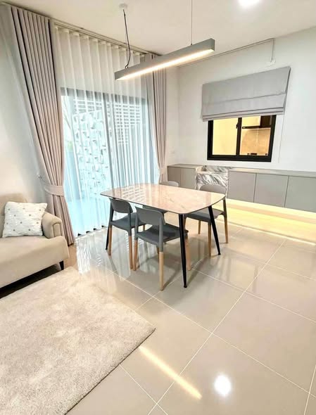 living room and room interior of พลีโน่ สุขุมวิท-บางนา 3 Pleno Sukhumvit-Bangna 3