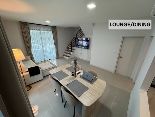 living room and room interior of พลีโน่ สุขุมวิท-บางนา 3 Pleno Sukhumvit-Bangna 3
