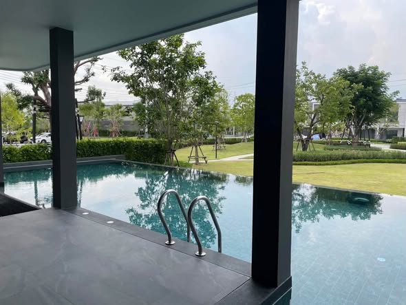 pool of พลีโน่ สุขุมวิท-บางนา 3 Pleno Sukhumvit-Bangna 3