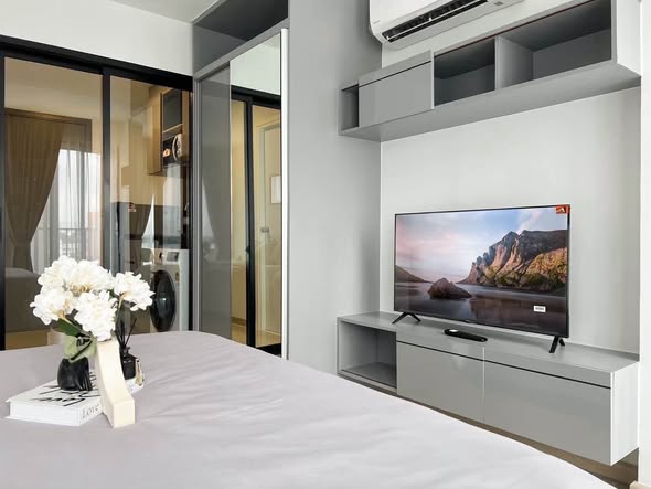 living room and bedroom of กาลิเลโอ รัชดา 32 – GALILEO Ratchada 32