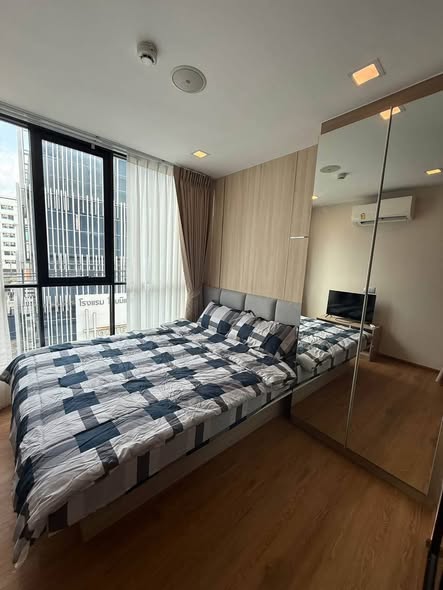 bedroom of บราวน์ คอนโด รัชดา 32