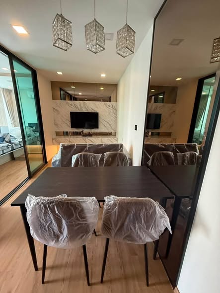 room interior of บราวน์ คอนโด รัชดา 32