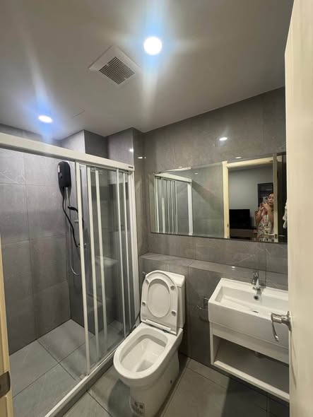 bathroom of บลู พหลโยธิน 35 | blue Phahonyothin 35 by Grand Unity