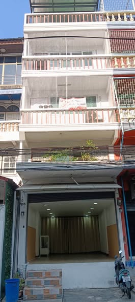 ขายอาคารพาณิชย์ 4.5 ชั้น ใกล้รถไฟฟ้า ติดถนนใหญ่รามอินทรา 67 (์Naturbliss Estate)